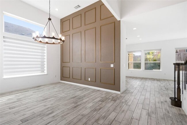 Building Photo - 607 Achilles St