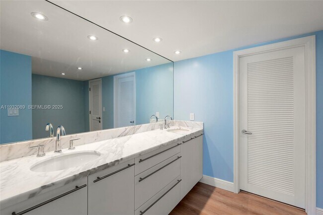 Building Photo - 199 Ocean Ln Dr