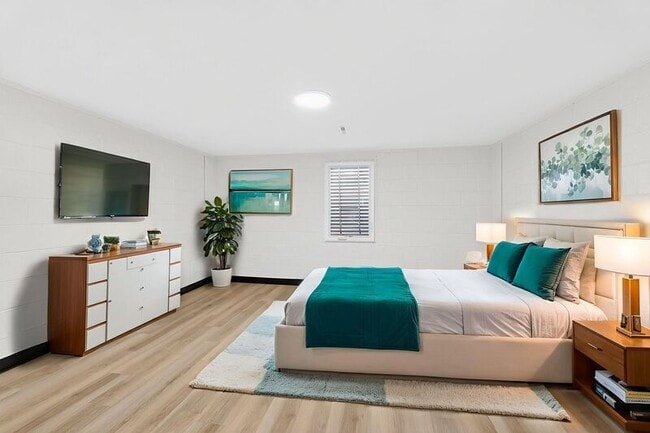 Building Photo - 5201 Bagley Rd