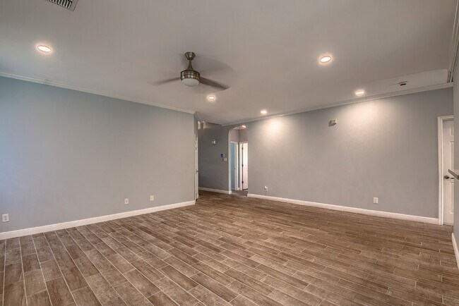 Building Photo - OFFERING 50% OFF THE 1ST MONTH'S RENT
