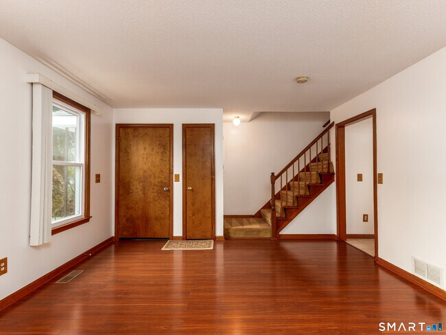 Building Photo - 115 Brandegee Ln