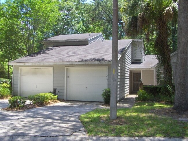 Building Photo - Mill Pond accross from G'ville Health and Fitness