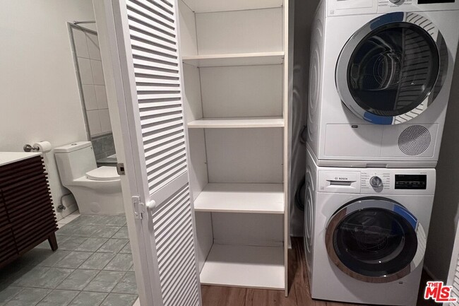 Building Photo - 8960 Cynthia St