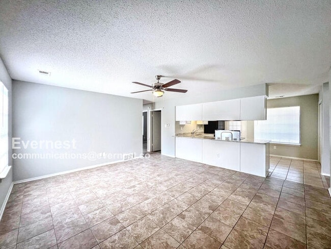 Building Photo - 3455 Castle Dr