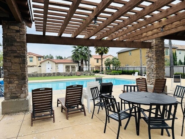 Building Photo - 3704 Savant Ln