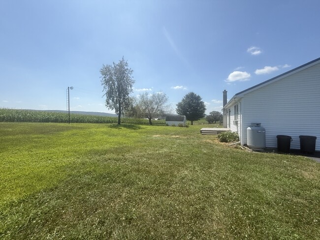 Building Photo - 880 W Matterstown Rd
