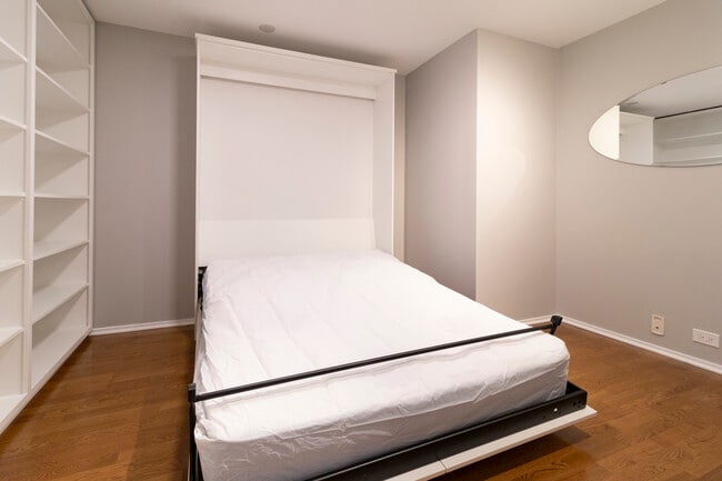 Building Photo - 680 N Lake Shore Dr