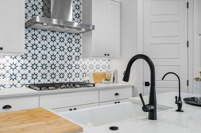 Building Photo - 6508 Velvet Leaf Ln