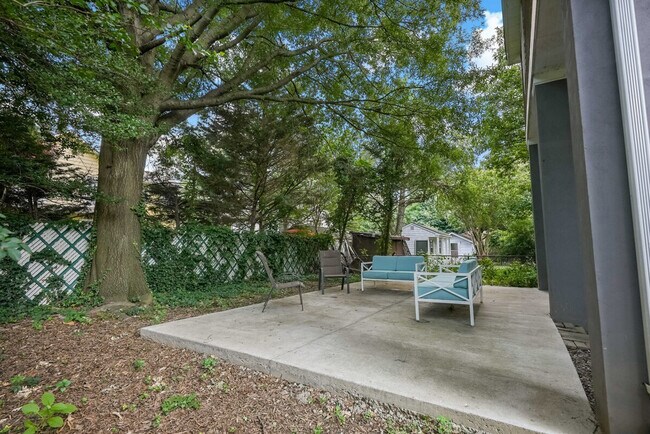 Building Photo - 2021 Washington Blvd