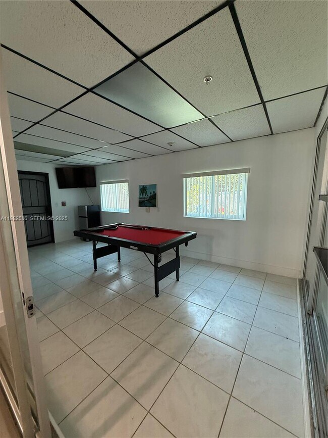 Building Photo - 2706 Montego Dr