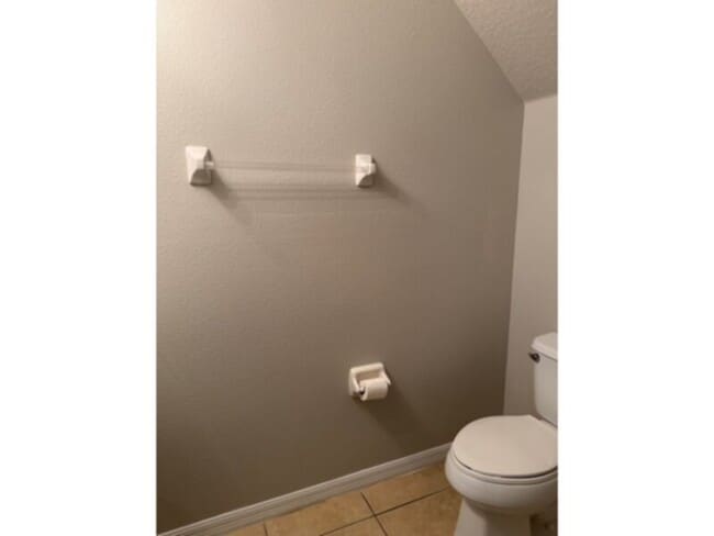 Building Photo - Gorgeous 3 Bedroom, 2.5 Bath Townhouse in ...