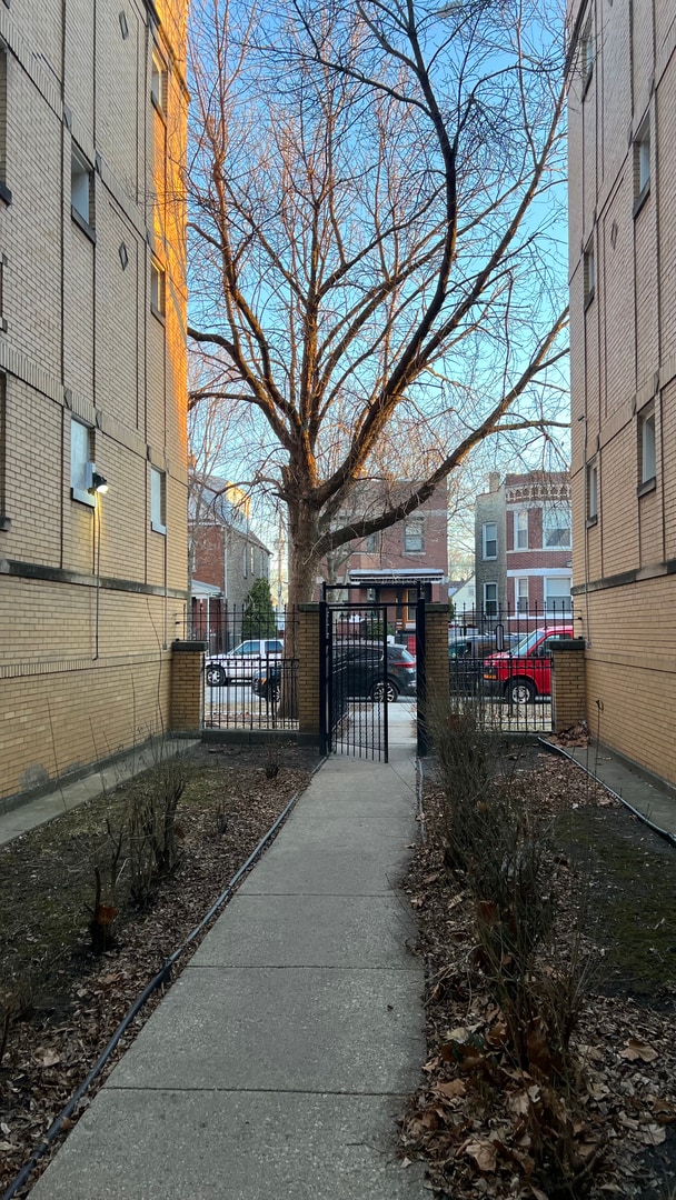 Building Photo - 4140 W Kamerling Ave