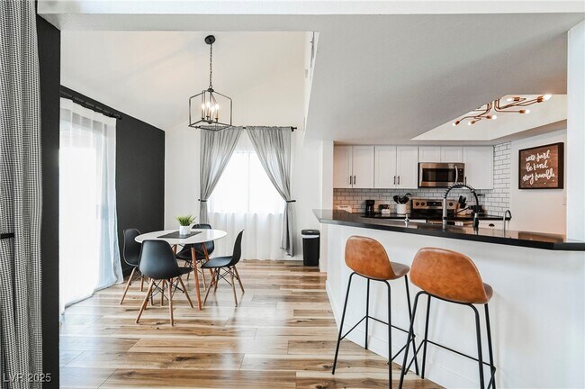 Building Photo - 1640 Crystal Shadows Cir