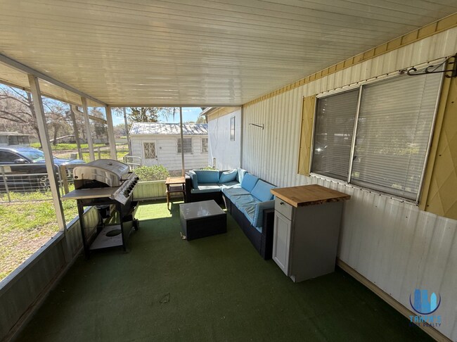 Building Photo - 2 Bed 1 Bath Rental Available in Zephyrhills *Move-In Ready*