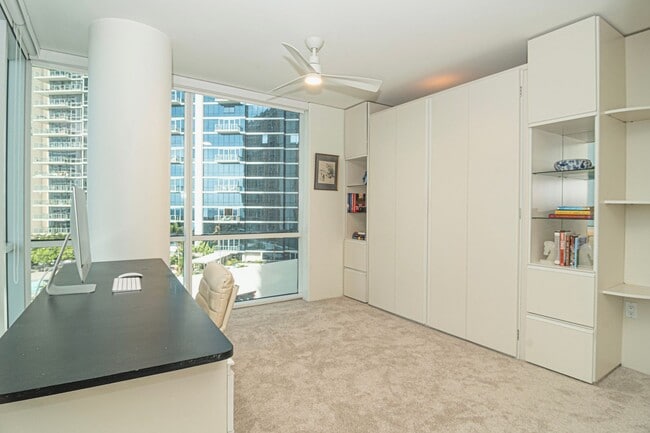 Building Photo - Fully Furnished and Spacious 2 Bedroom 2 Bath - GREAT LOCATION!