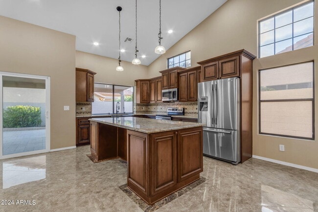Building Photo - 387 W Larona Ln