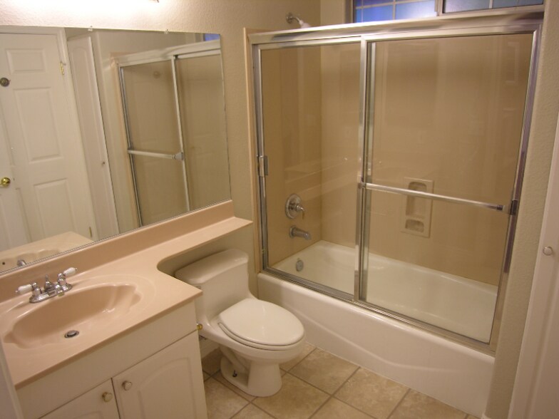 Building Photo - 110 E Ford Ave