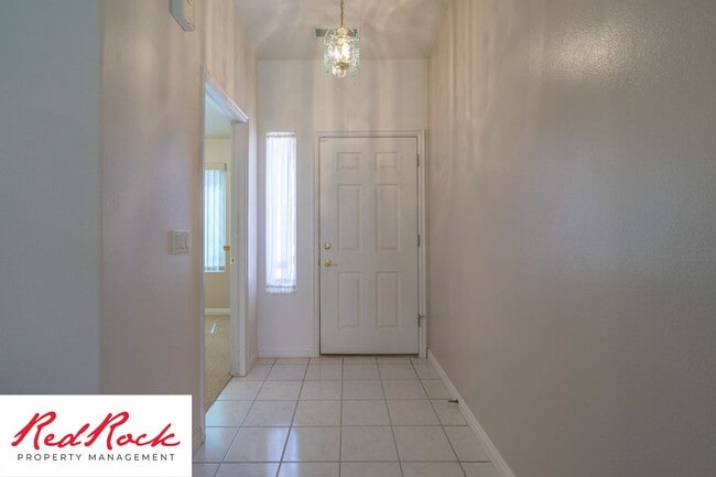 Building Photo - 3 Bed 2 Bath Home in Ivins with Views of Red Mountain