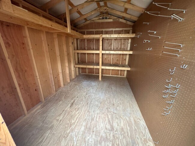 Building Photo - North Campus OSU Single Family Home with 2...