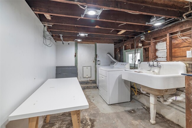 Building Photo - 120 Lawson Ave