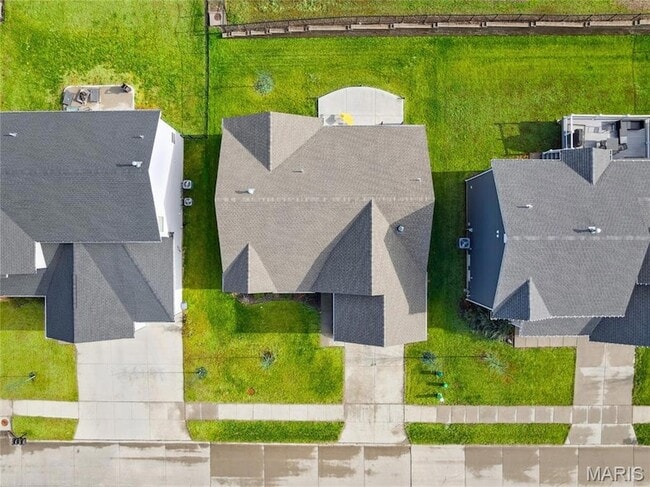 Building Photo - 168 Hidden Bluffs Dr