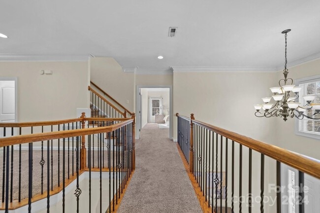 Building Photo - 9440 Wallace Pond Dr
