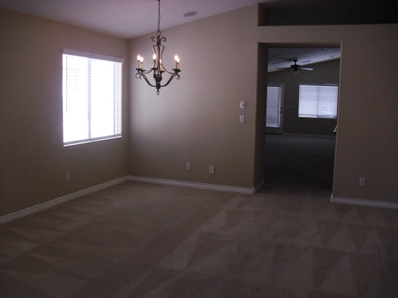 Building Photo - 4036 Whispering Quail Ct