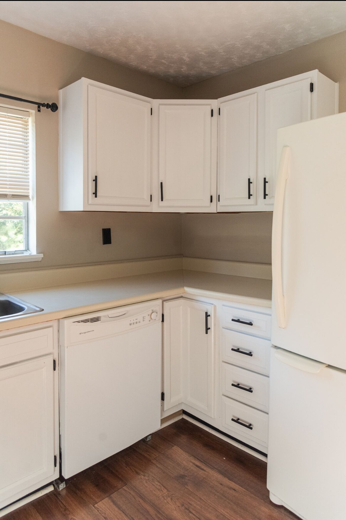Kitchen/built-in appliances - 2513 New York Ave