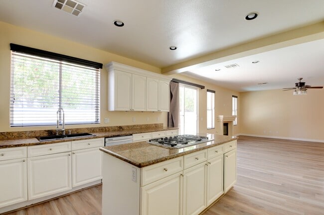 Building Photo - Rhodes Ranch Luxury Home with Pool
