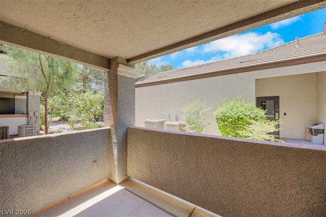 Building Photo - 555 E Silverado Ranch Blvd