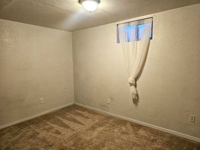 Building Photo - Ranch Style Home with 3 Bedrooms + 4th room/office, 2 Baths and RV parking!