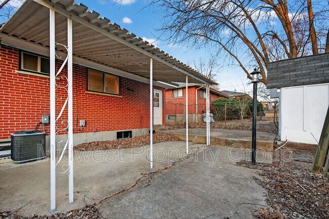 Building Photo - 1156 Cove Ln