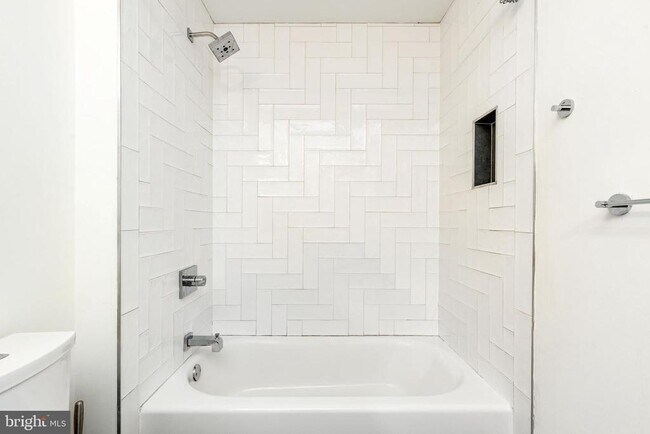 Building Photo - 1719 Erdman St