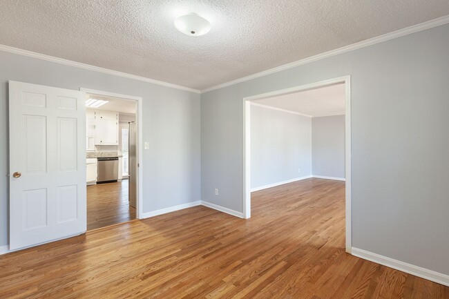 Building Photo - Spacious 4bd/2.5ba Ranch w/ Two-Car Garage & Large Basement and Screened Porch!