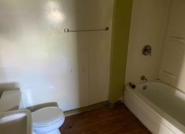 Building Photo - Now Available!  In Town! - $390 Month / $800 Down