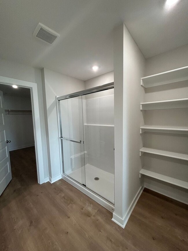 Building Photo - Spacious 4-Bedroom Home in Fayetteville