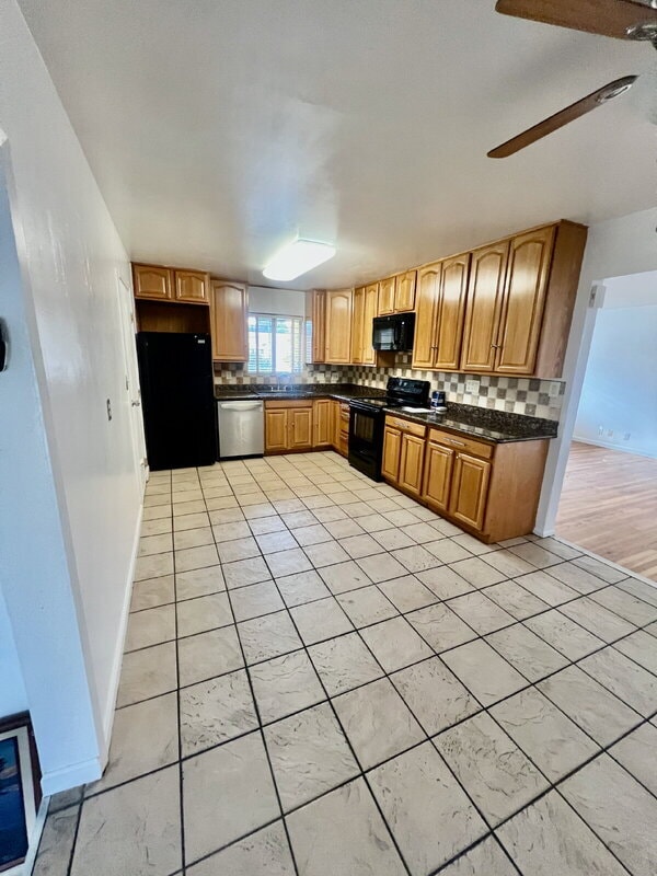 Building Photo - 280 Markham Ave