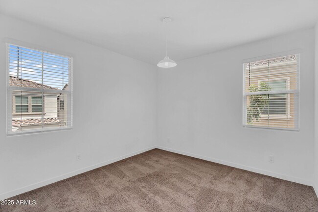 Building Photo - 1159 E Sabino Dr