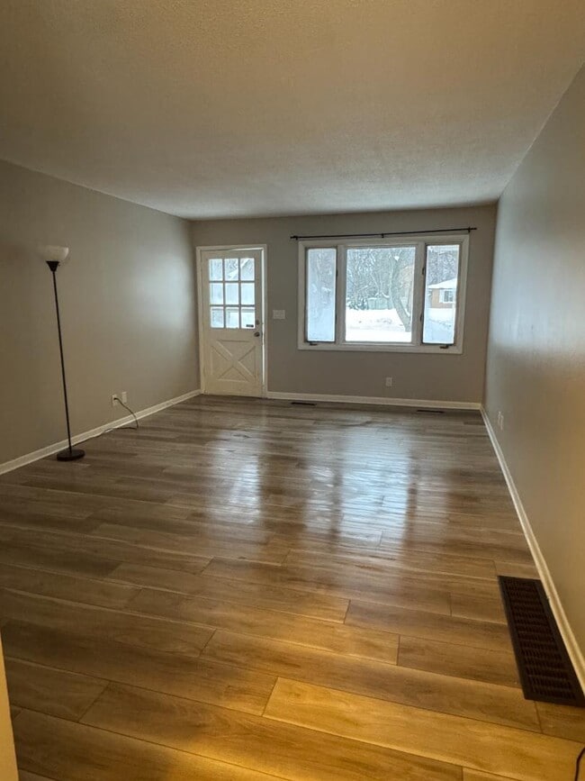 Building Photo - 5111 Cleveland Ave