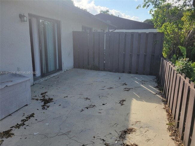 Building Photo - 6963 SW 40th St