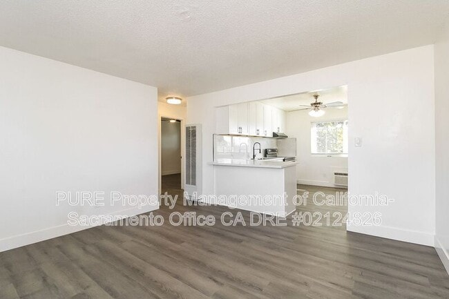 Building Photo - 130 Elm St