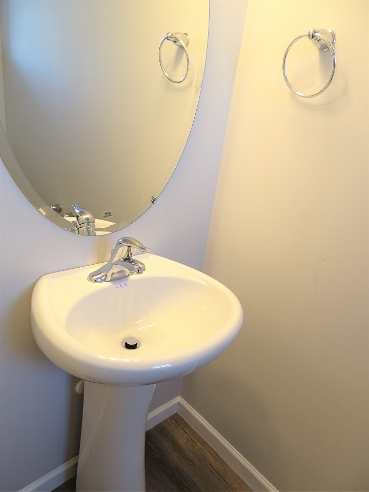 Building Photo - 19 Cobblestone Ct