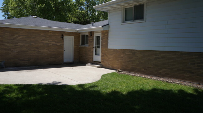 Building Photo - 60 E Fremont Ave