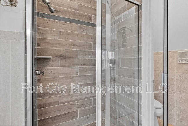 Building Photo - 1125 Race St