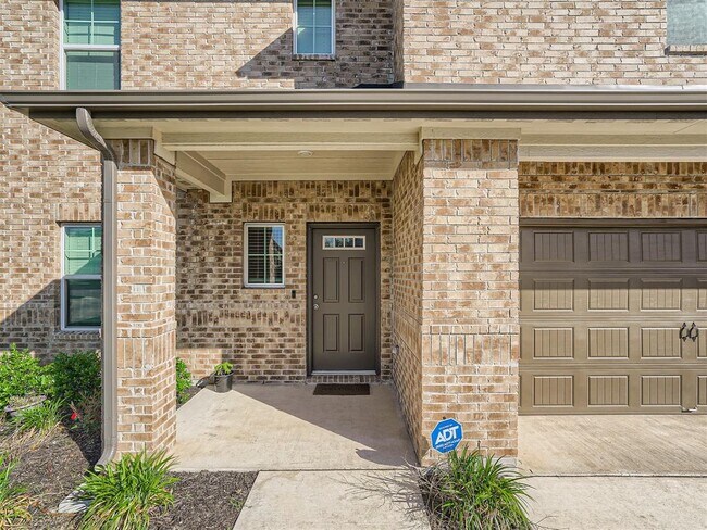 Building Photo - 1416 Deering Run