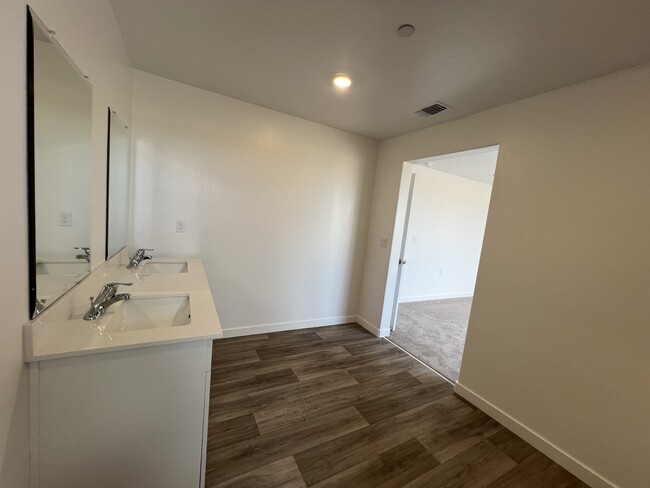 Building Photo - 8720 Hamblen Ct