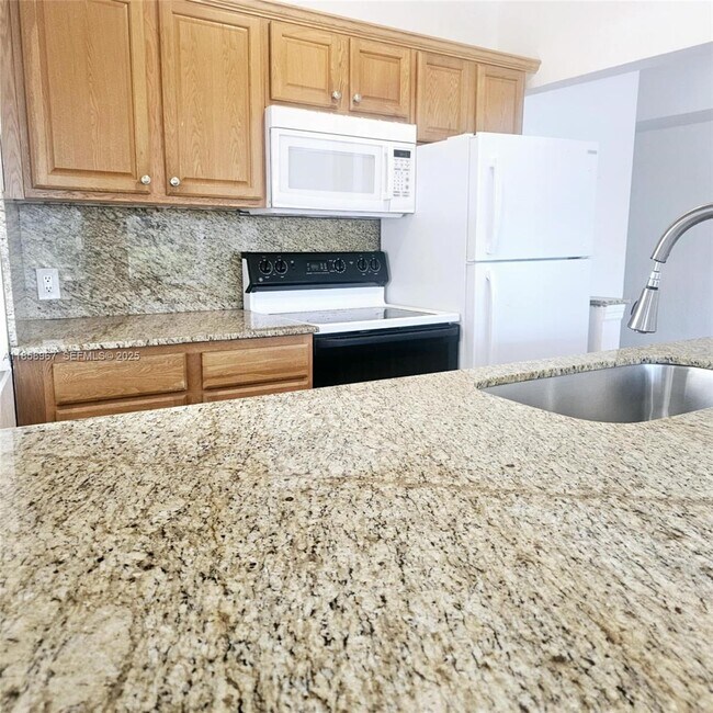 Building Photo - 3116 E Sunrise Blvd