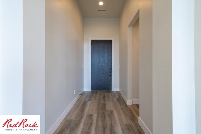 Building Photo - Modern 3 Bedroom Single-Level Home in Vill...