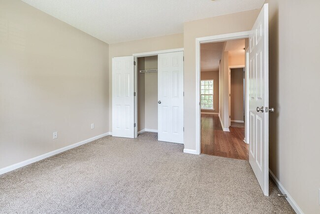 Building Photo - 868 Young Way