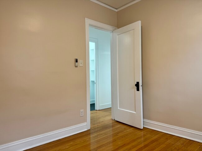 Building Photo - 2125 Wesley Ave